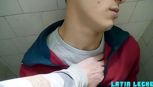 Raw Heat Encounter: Latino Lust Ignites in Passionate Threesome Frenzy – LatinLeche 18+