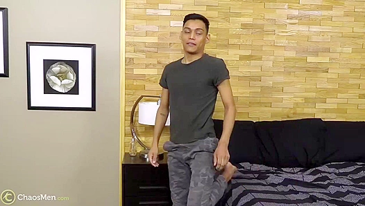 Jay Ds Throbbing Cock Fills His Craving for Raw Meat – ChaosMen