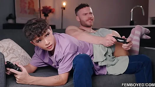 Steamy 69 Session: Sams Pretty Face Smothered by Gamers Thick Cock in Naughtiest Position