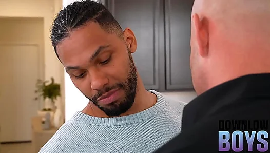 Desiring The Bulge Below: Tonys Obsession With Brocks Throbbing Package – GayPornXL 18+