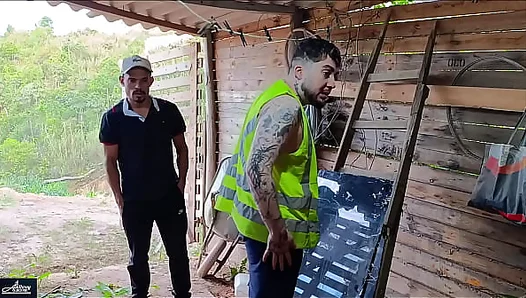 Boss Craves His Valued Employee: Appreciating Hard Labor with Lustful Reward – GayPorn18