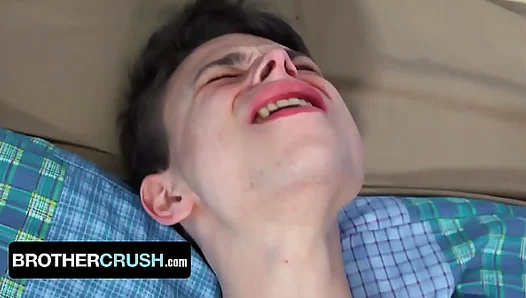 Hung Stepbro Lays Full Throttle Bareback on Innocent Twink Austin Xanders