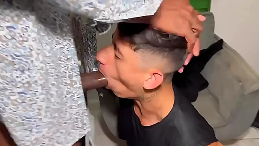 Steamy Brazilian Mistletoe Orgy: Men Unleash Passionate Lust Under the Greenery – Fuding