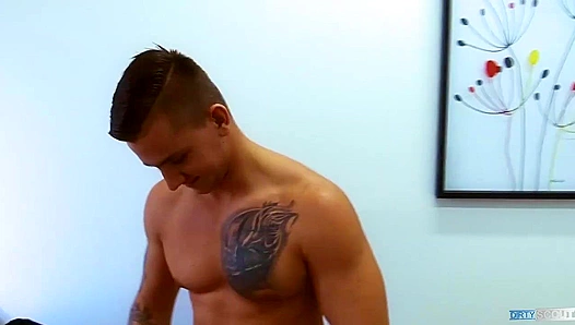 Inked Beefs Raw Webcam Debut: Messy Facial Fun – DirtyScout Exclusives