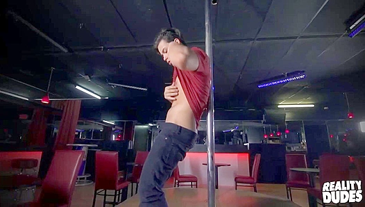 Lean Strippers Sizzling Solo: Watching Him Stroke to Bliss – RealityDudes
