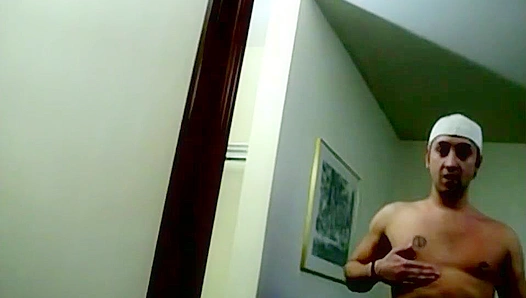 Naughty Amateur Struts Naked, Exposing His Chiseled Hot Bod – OurBoyFriends
