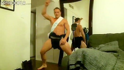 Ripped Kings Powerfully Wide Open Hole Stretch – GayHoopla 18+