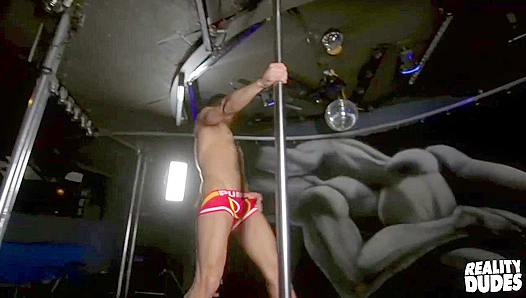 Jeremy Sparks Unleashes His Hung Ripped Beef, Jerking Off Raw – RealityDudes