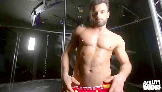Jeremy Sparks Unleashes His Hung Ripped Beef, Jerking Off Raw – RealityDudes