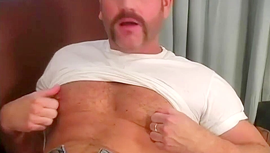Muscular StepDad Matthew Fords Chiseled Hands Ignite Teen Temptation – HotDadsOver30