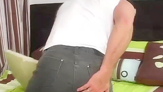 Thick, Veiny Beef: Tonys Curvy Bear Pole Entices Hungry Daddies 30+