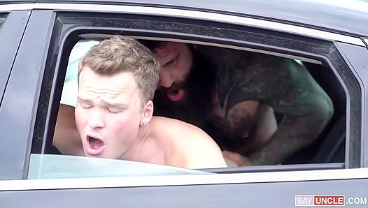 Markus Kage Brent Norths Passion Ignites in Scorching Backseat Threesome – GayPornHeat 18+