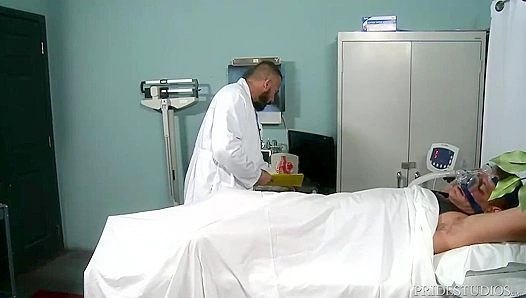 Intense Hospital Threesome: Alessio Jaces Massive Cock Ignites Passion – GayPornXL 18+