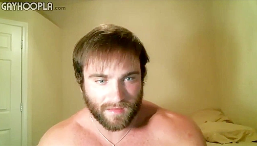 Rugged Bear James Flexes Huge Muscular Bubble Butt for Raw Gay Action