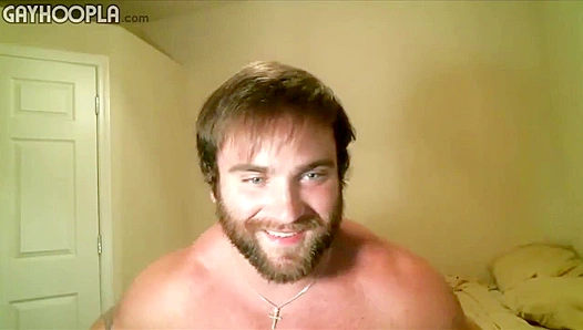 Rugged Bear James Flexes Huge Muscular Bubble Butt for Raw Gay Action