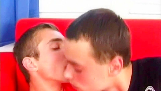 Sultry Encounter: David Jakubs Savoring Passionate Flirtations in Bohemia – GayBoyzParty