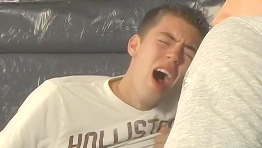 Nevins Oral Odyssey: Deepthroating Every Hung Teen at the Glory Hole – TeachTwinks 18+
